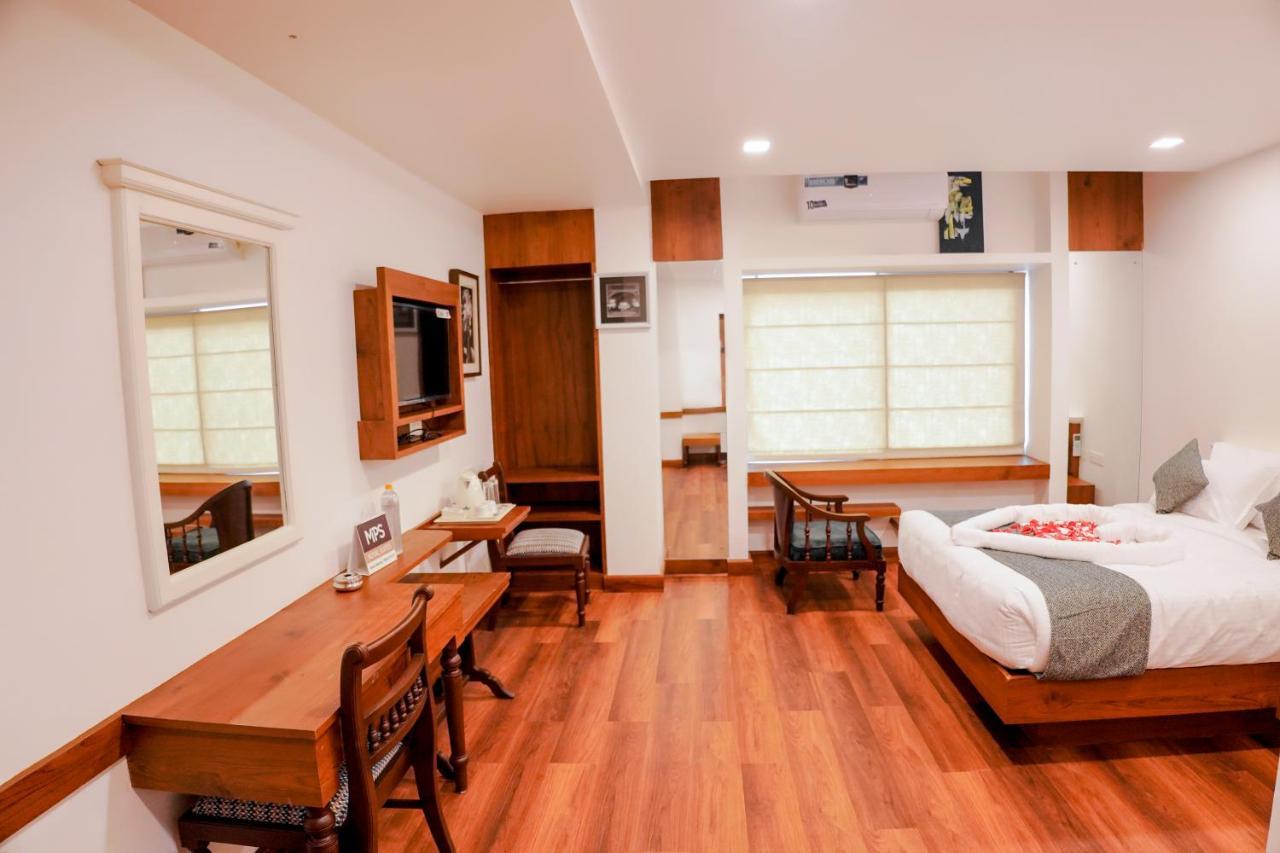 Mpsroyalsuites Perintalmanna Εξωτερικό φωτογραφία