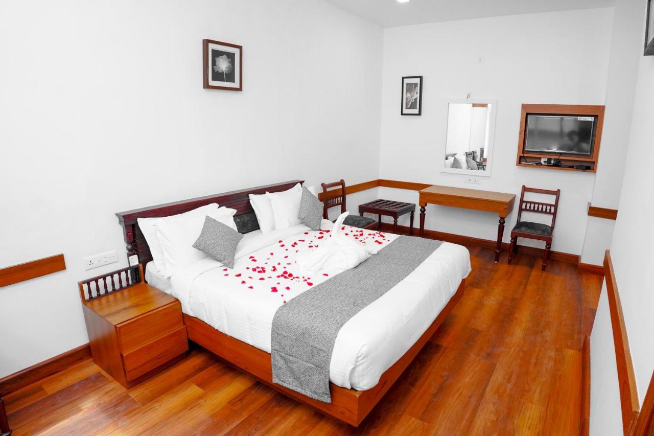 Mpsroyalsuites Perintalmanna Εξωτερικό φωτογραφία