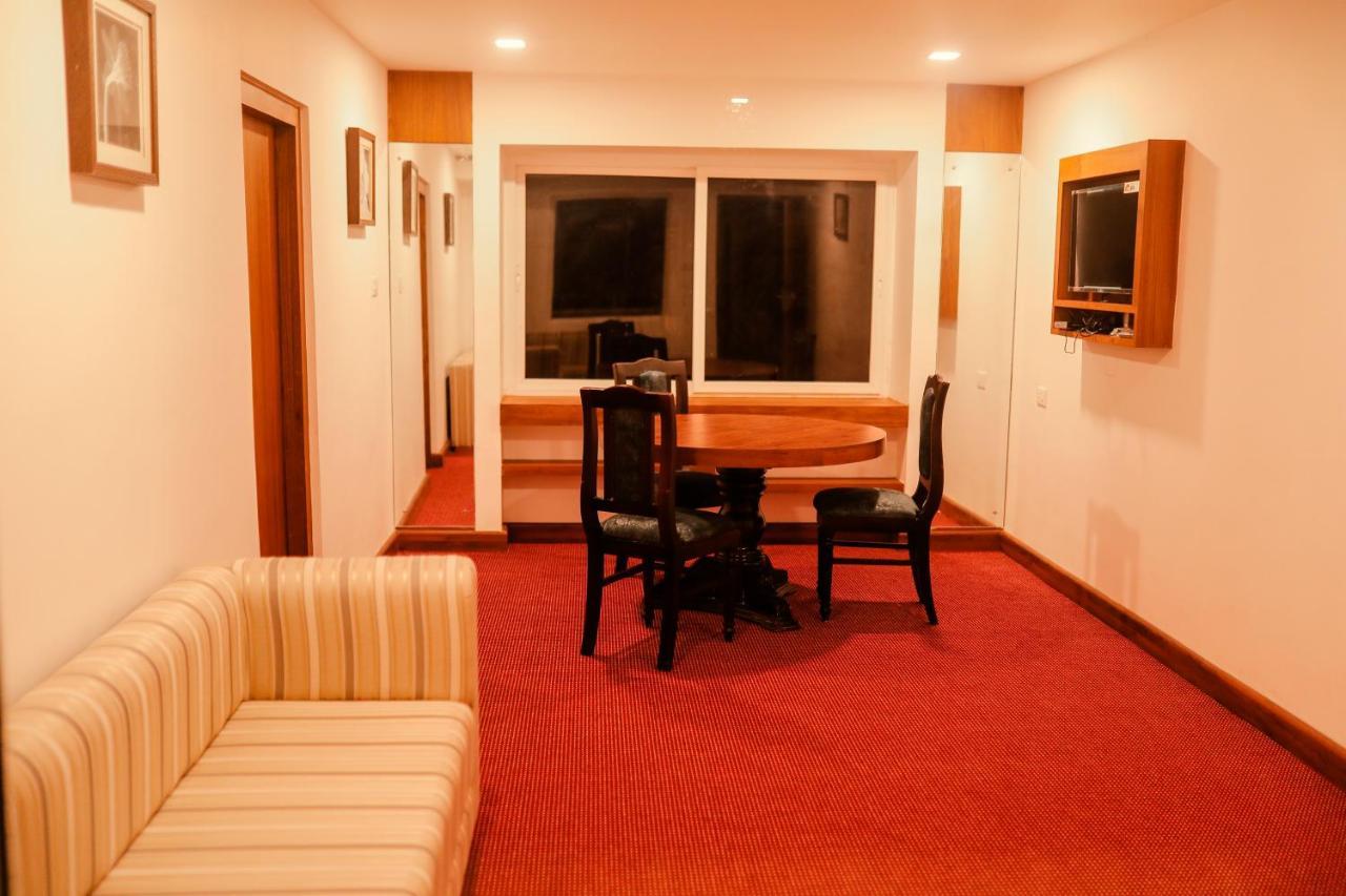 Mpsroyalsuites Perintalmanna Εξωτερικό φωτογραφία