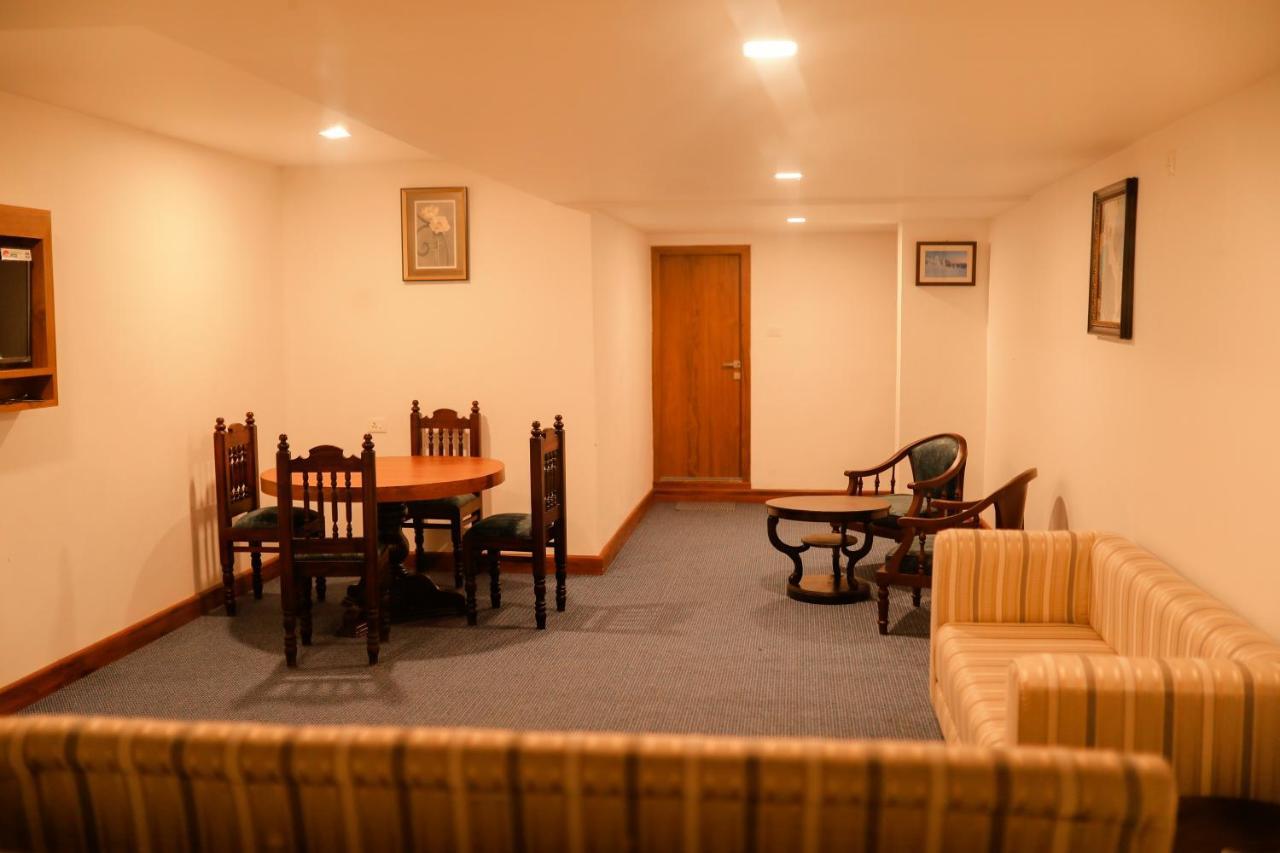 Mpsroyalsuites Perintalmanna Εξωτερικό φωτογραφία
