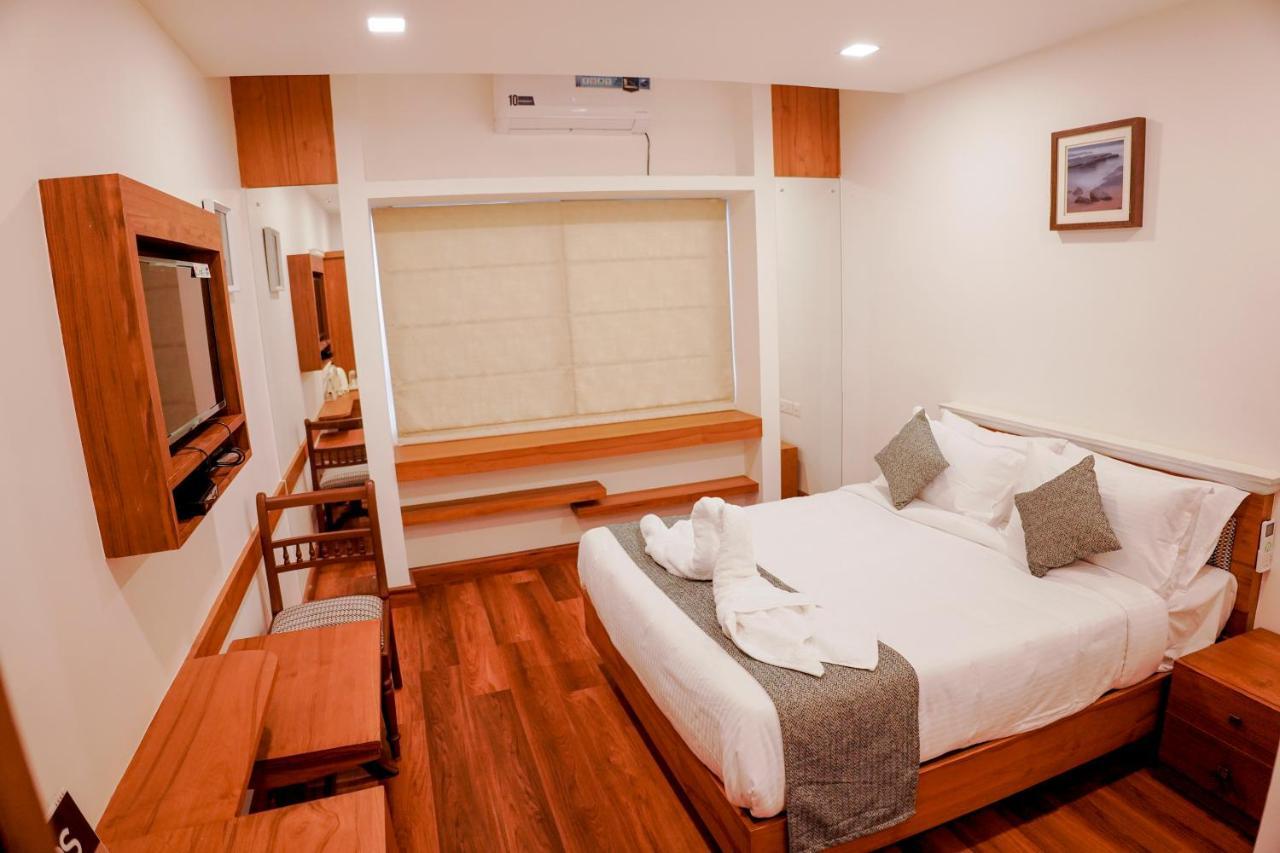 Mpsroyalsuites Perintalmanna Εξωτερικό φωτογραφία