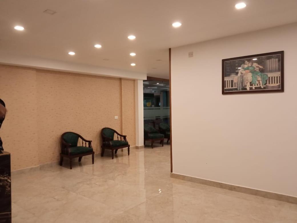 Mpsroyalsuites Perintalmanna Εξωτερικό φωτογραφία