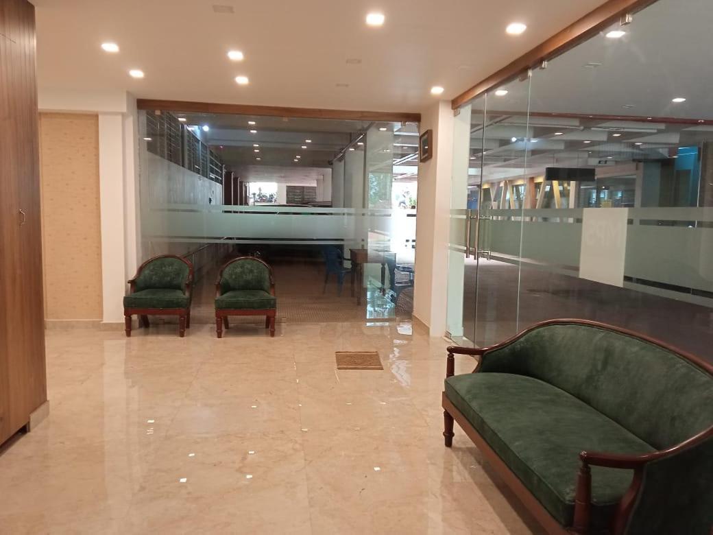 Mpsroyalsuites Perintalmanna Εξωτερικό φωτογραφία