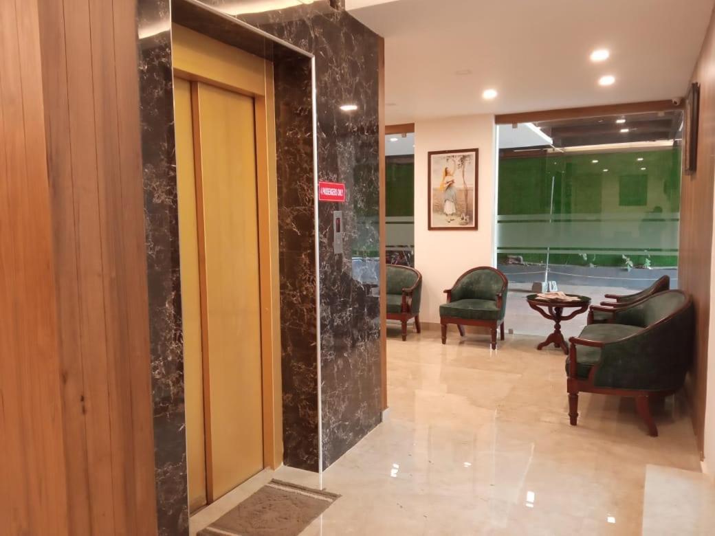 Mpsroyalsuites Perintalmanna Εξωτερικό φωτογραφία